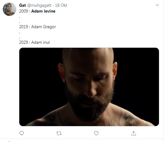 10 Cuitan lucu gaya baru Adam Levine, dibilang mirip Baldur