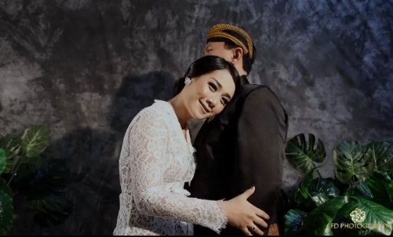 10 Foto prewedding Ahok dan Puput, konsepnya Jawa dan modern