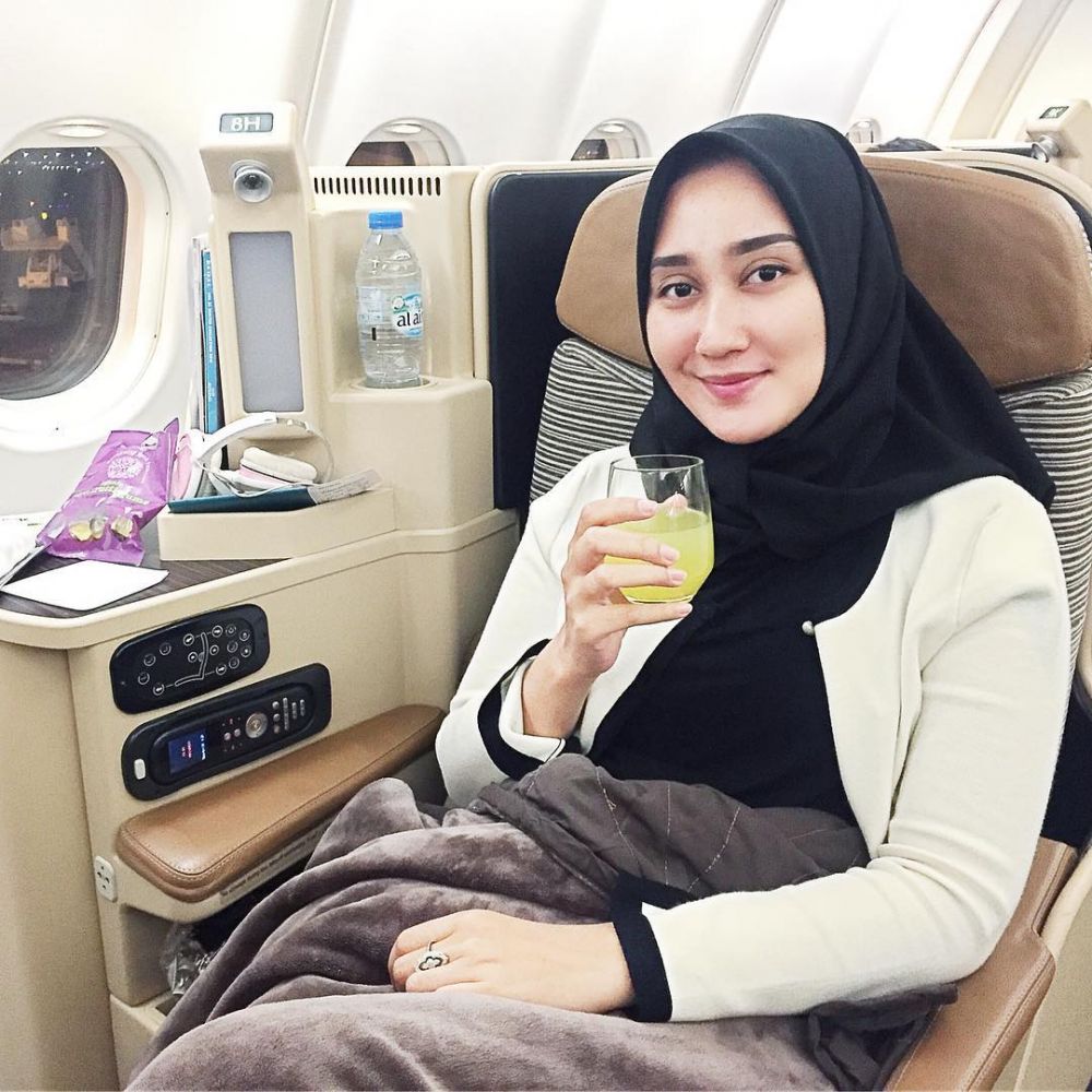 10 Pesona Dian Pelangi tanpa makeup, cantiknya nggak luntur