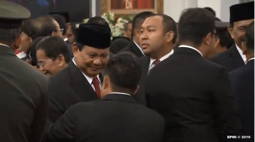 5 Momen Prabowo didampingi sang anak saat dilantik jadi menteri