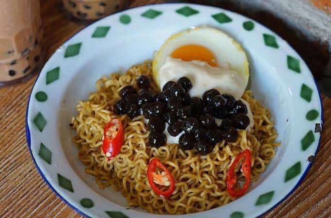 12 Perpaduan makanan nyeleneh, bikin mikir dua kali buat makan