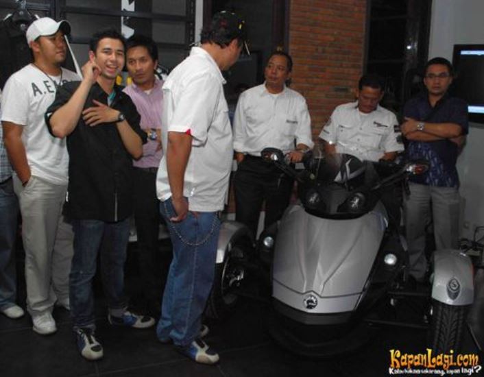 Tajir melintir, ini 10 sumber kekayaan Raffi Ahmad