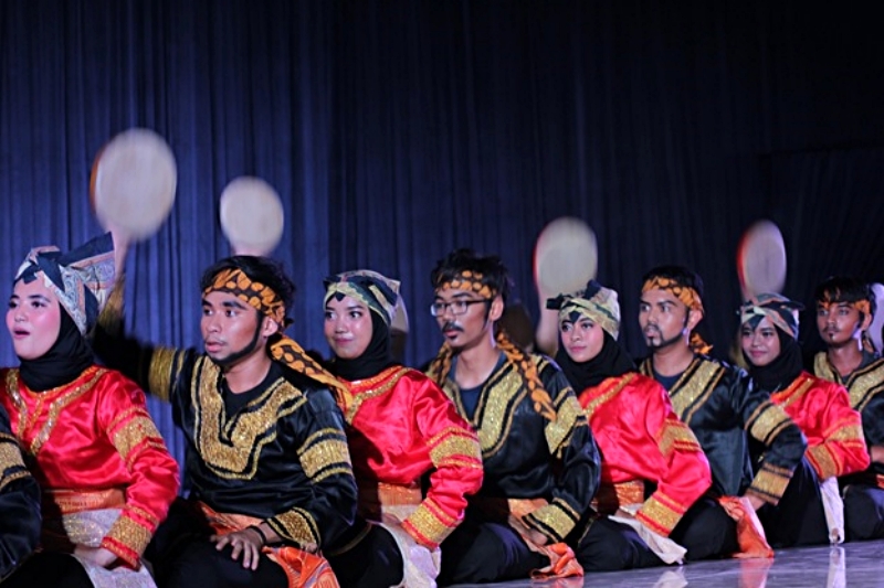 Parade kebudayaan terbesar di kampus jaket kuning sukses digelar   