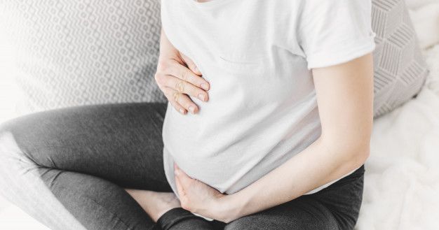 12 Manfaat daun kelor untuk ibu hamil & cara menggunakannya