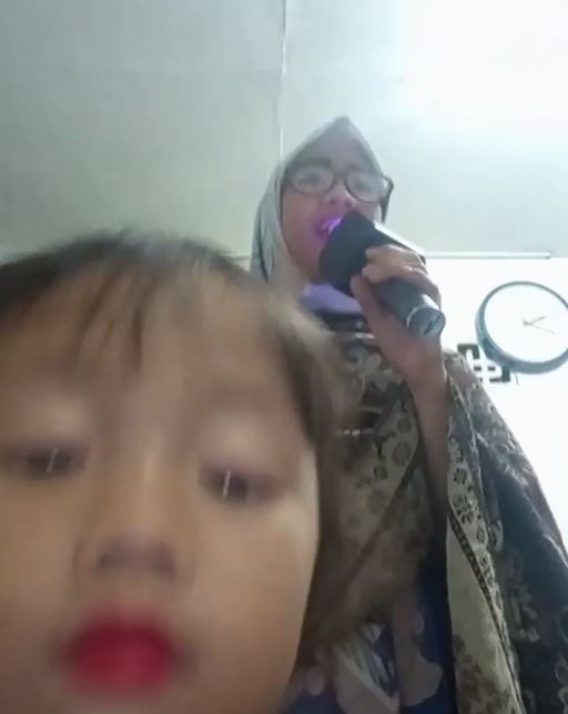 10 Ulah emak-emak di rumah ini bikin tepuk jidat