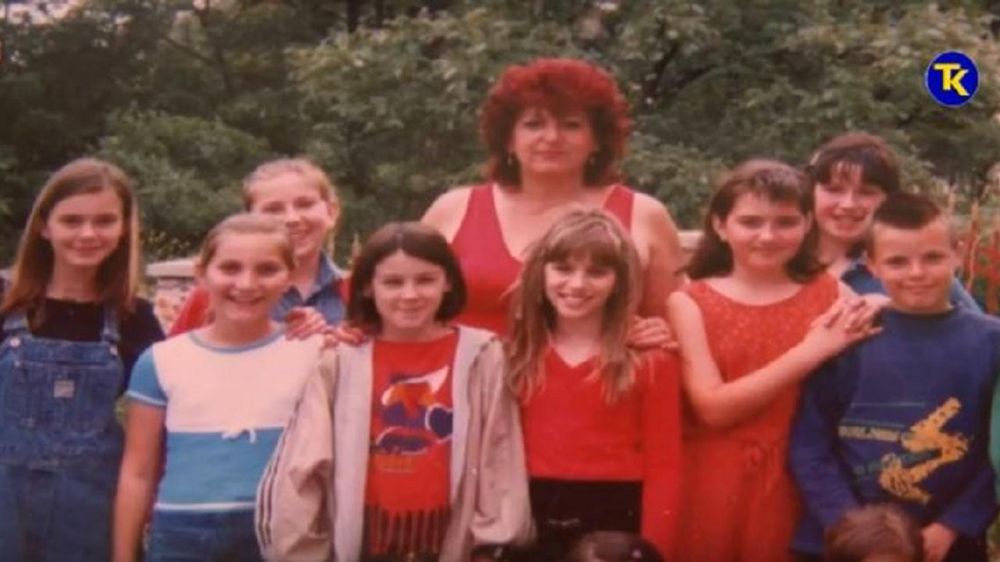 Perempuan ini terobsesi warna merah, kisahnya bikin geleng-geleng