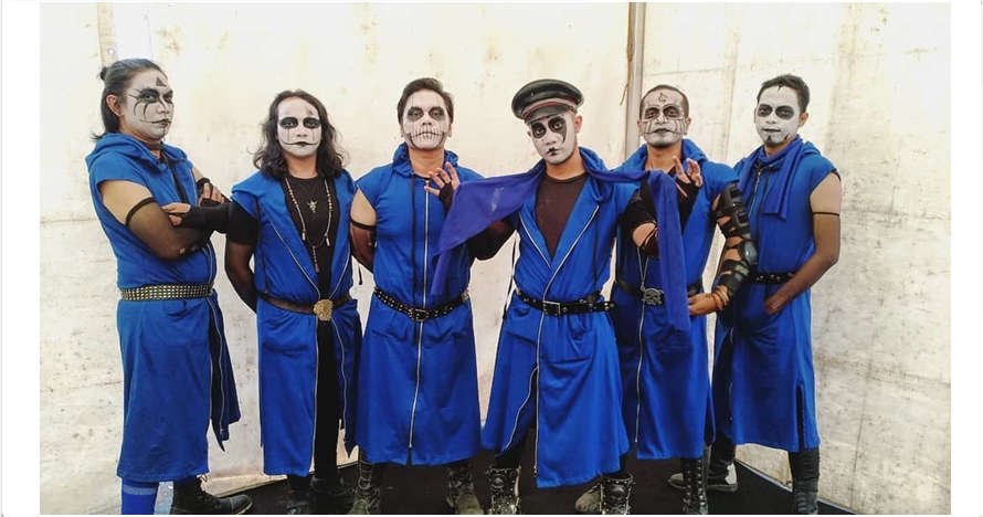 Biasa bermakeup, ini wajah asli 6 personel Kuburan Band