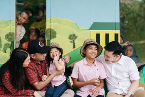 Gara-gara photobomb, momen Ruben & Sarwendah ini batal haru