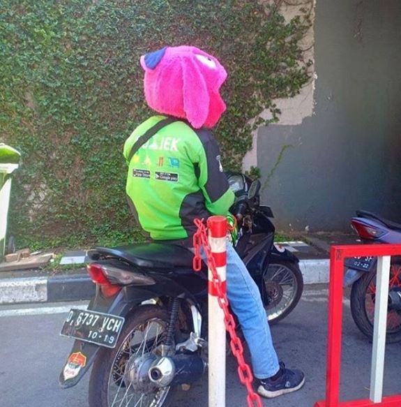 10 Tingkah driver ojek online ogah kepanasan ini kocak abis