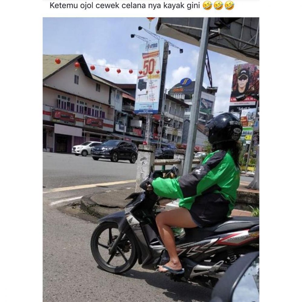 7 Momen baper penumpang ojek online dapat driver cewek, kocak