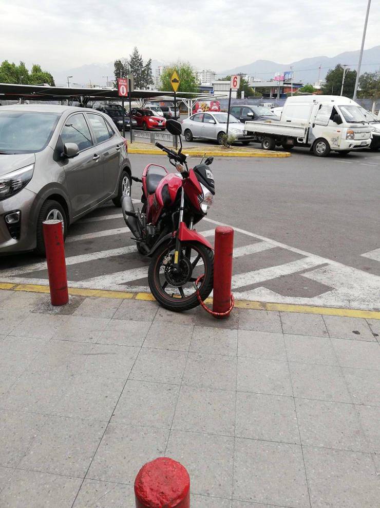 Lihat baik-baik, kesalahan di 10 foto ini bikin tepuk jidat