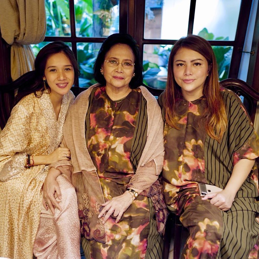 10 Momen kebersamaan Gista Putri dan Wina Natalia