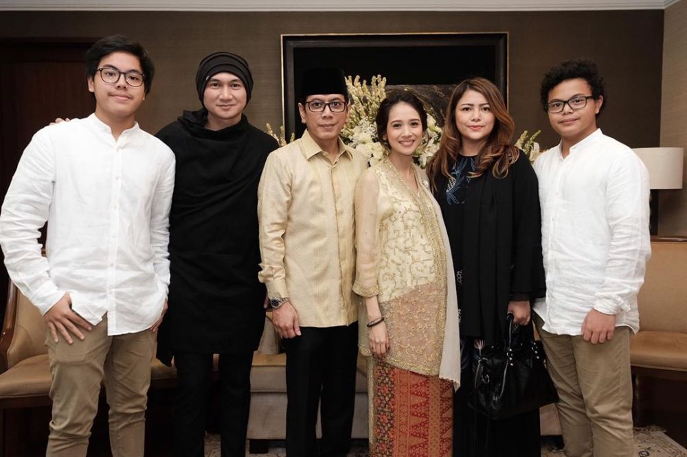 10 Momen kebersamaan Gista Putri dan Wina Natalia