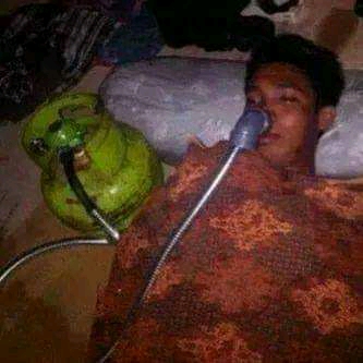 10 Potret absurd pura-pura sakit ini kocak abis