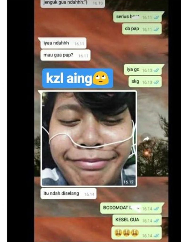 10 Potret absurd pura-pura sakit ini kocak abis