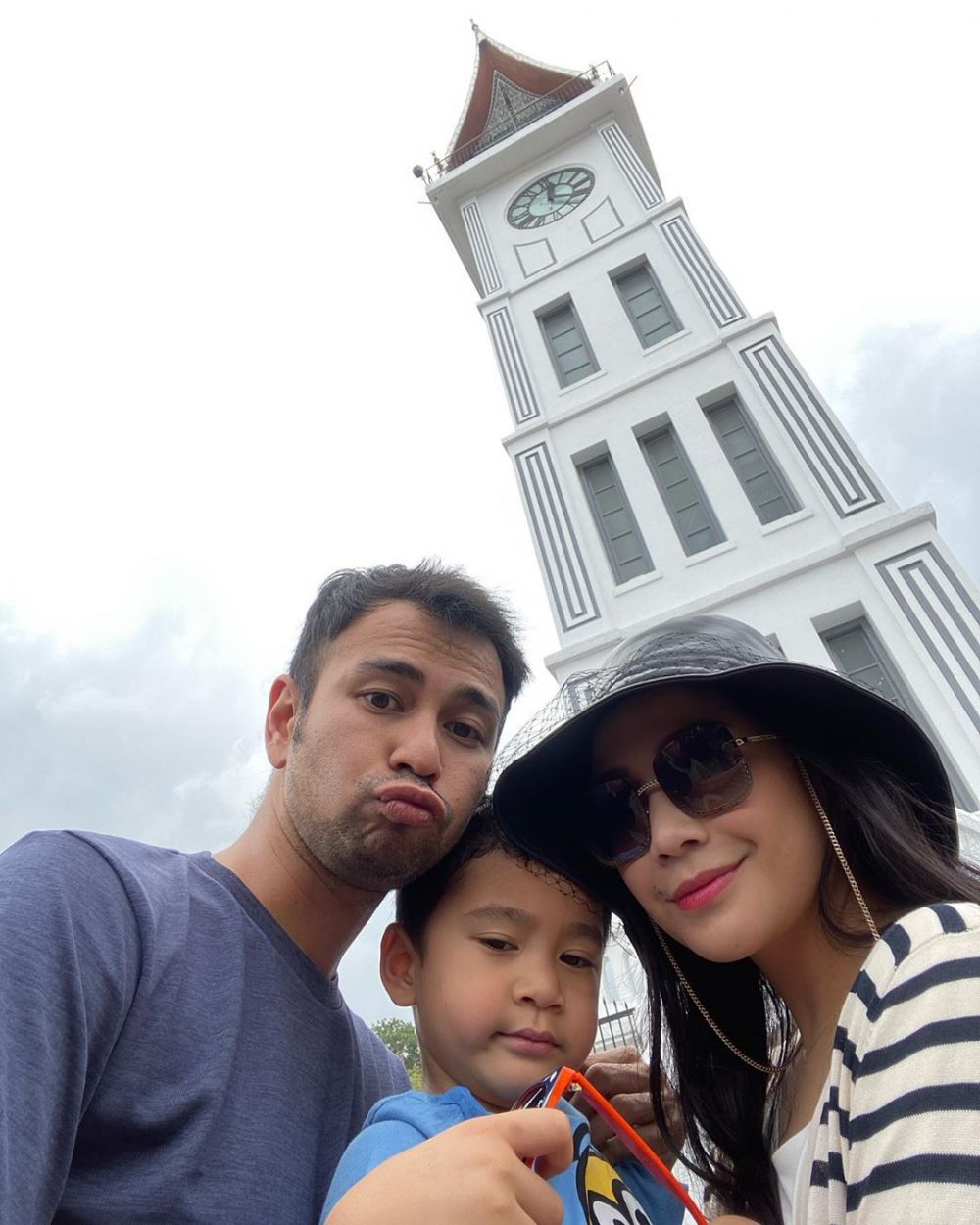 9 Momen Raffi Ahmad & Nagita liburan ke Padang, penuh keseruan