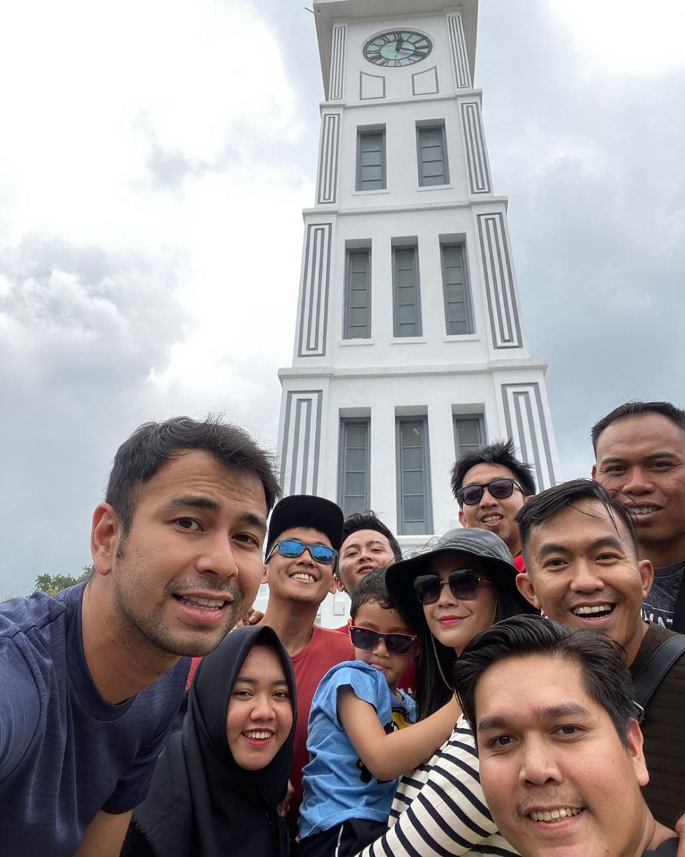 9 Momen Raffi Ahmad & Nagita liburan ke Padang, penuh keseruan