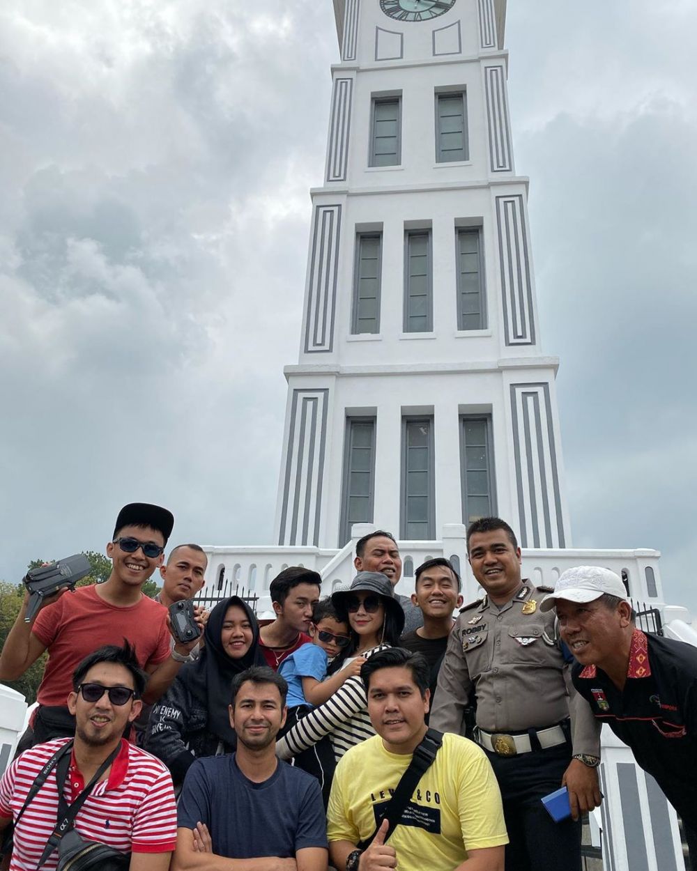 9 Momen Raffi Ahmad & Nagita liburan ke Padang, penuh keseruan