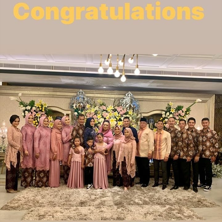 9 Potret lamaran Citra Kirana dengan Rezky Aditya, romantis