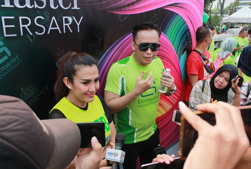 Klinik ini gandeng Liza Natalia ajak masyarakat “berzumba ria" 