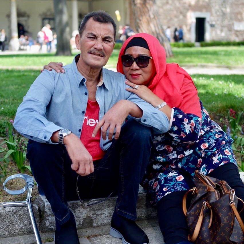 10 Potret ibunda Citra Kirana, gayanya curi perhatian