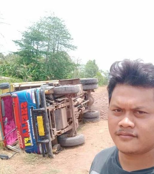 13 Kelakuan kocak cowok kurang kerjaan ini bikin melongo