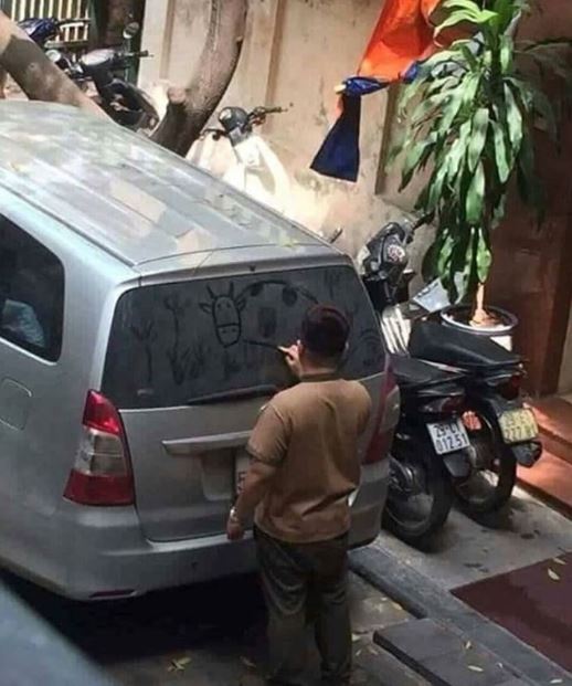 13 Kelakuan kocak cowok kurang kerjaan ini bikin melongo