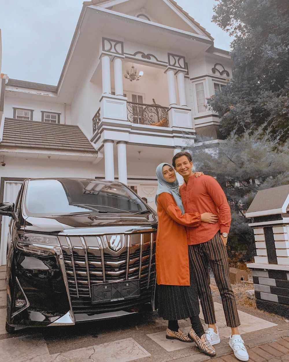 Fairuz A Rafiq dapat kejutan mobil mewah dari Sonny Septian