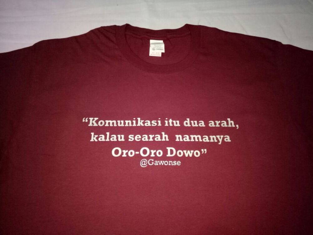 Quotes di 10 kaus oblong ini endingnya bikin ngenes