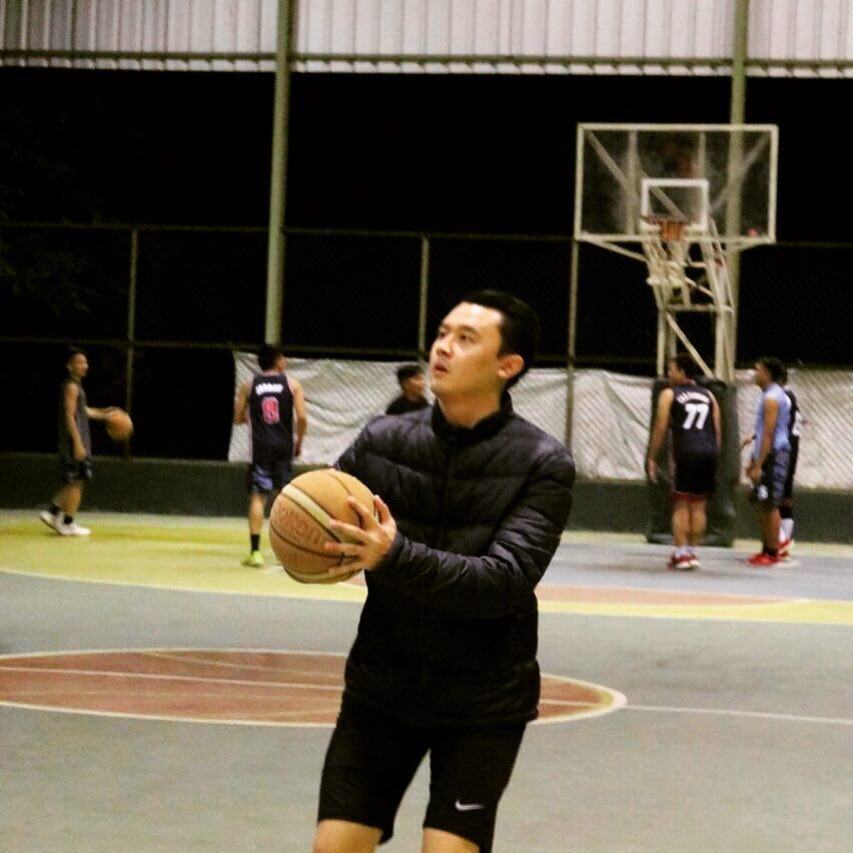 10 Gaya keseharian Ridwan Dhani, sespri Prabowo yang curi perhatian