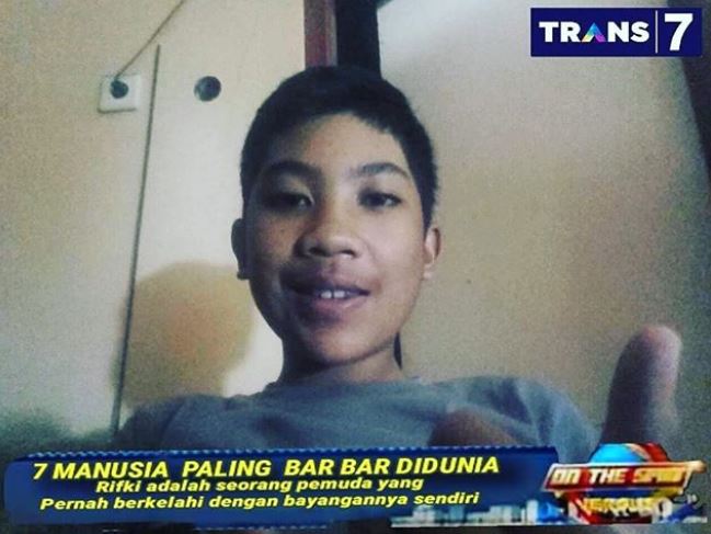 9 Kelakuan anak kecil di luar kebiasaan ini bikin geleng kepala