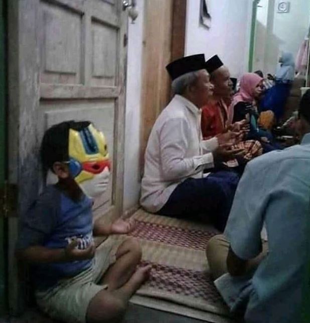 9 Kelakuan anak kecil di luar kebiasaan ini bikin geleng kepala