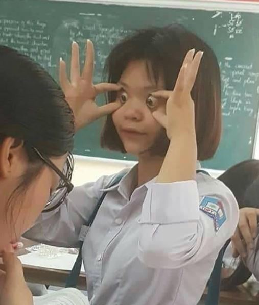 10 Aksi siswi di sekolah ini bikin tepuk jidat