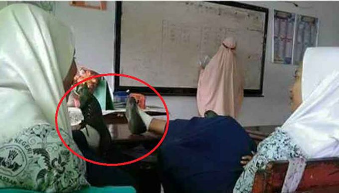10 Aksi siswi di sekolah ini bikin tepuk jidat