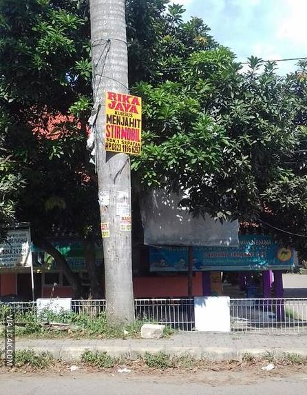 9 Spanduk tukang jahit ini absurdnya bikin mikir keras