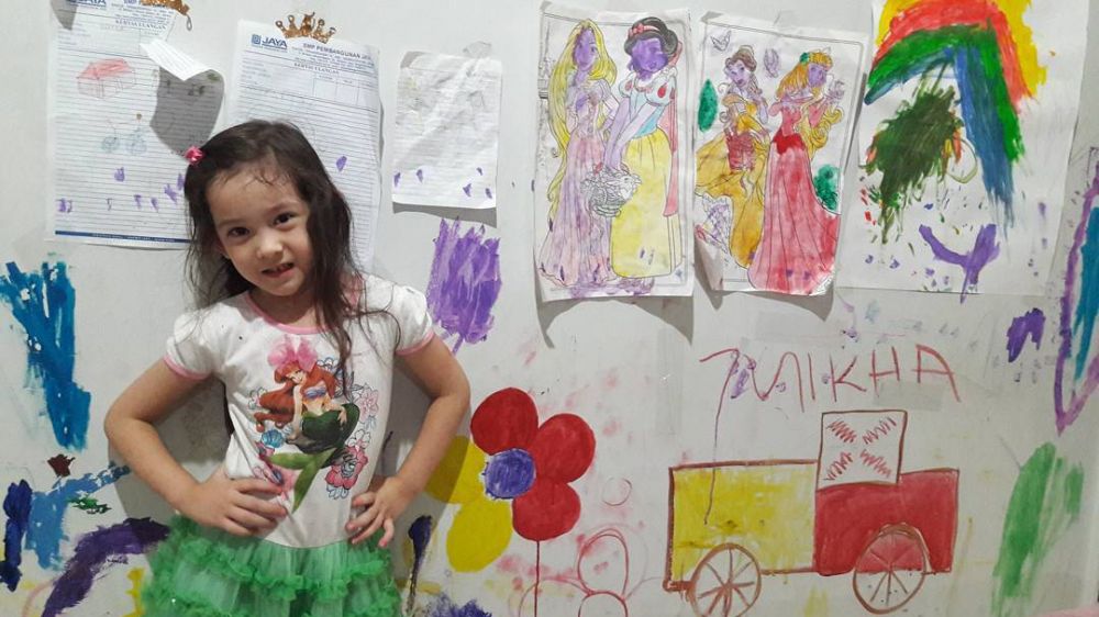 9 Penampakan rumah Nafa Urbach, asri berkonsep minimalis