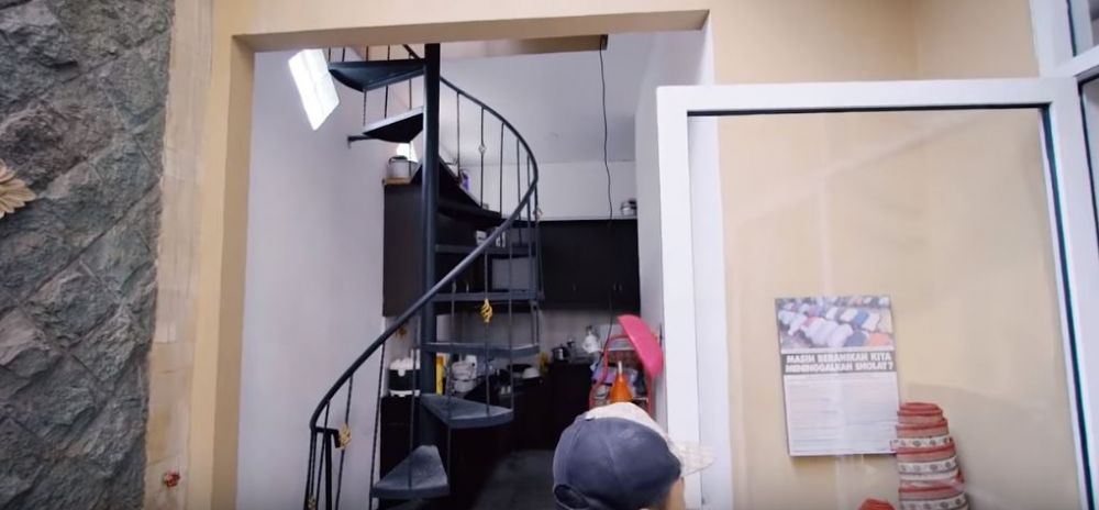 Pindah sementara, ini 10 penampakan kontrakan Raditya Dika