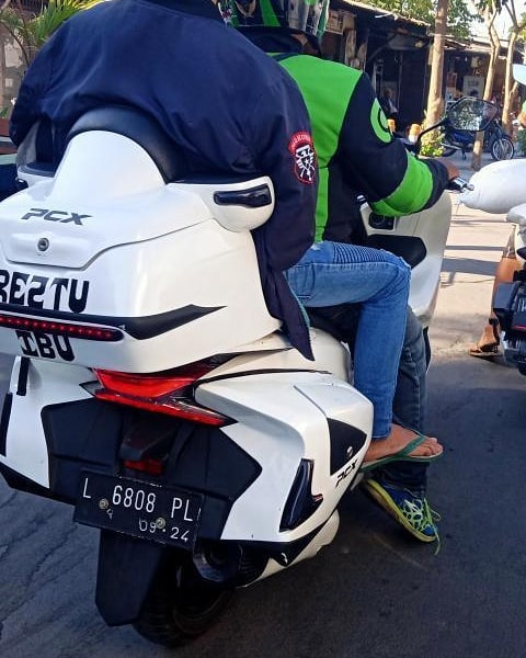 10 Kendaraan driver ojek online buat antar penumpang, kocak