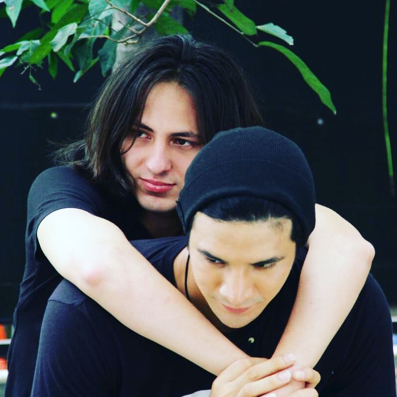 Jarang tereskpos, ini 5 potret persahabatan Dylan Carr & Ammar Zoni