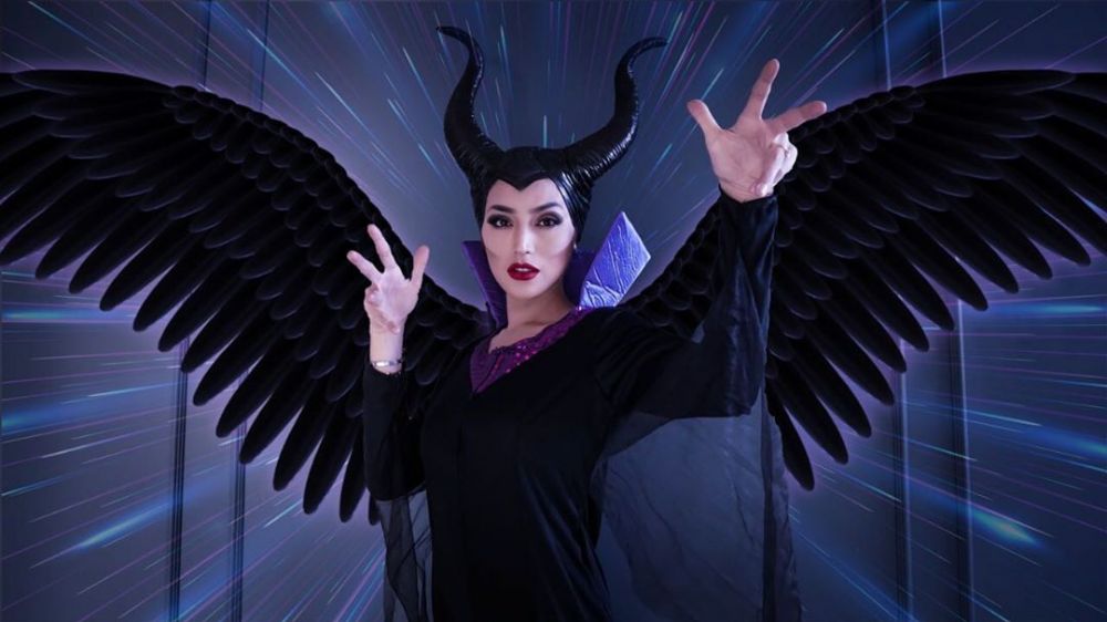 Adu gaya 7 seleb cantik saat jadi Maleficent, curi perhatian