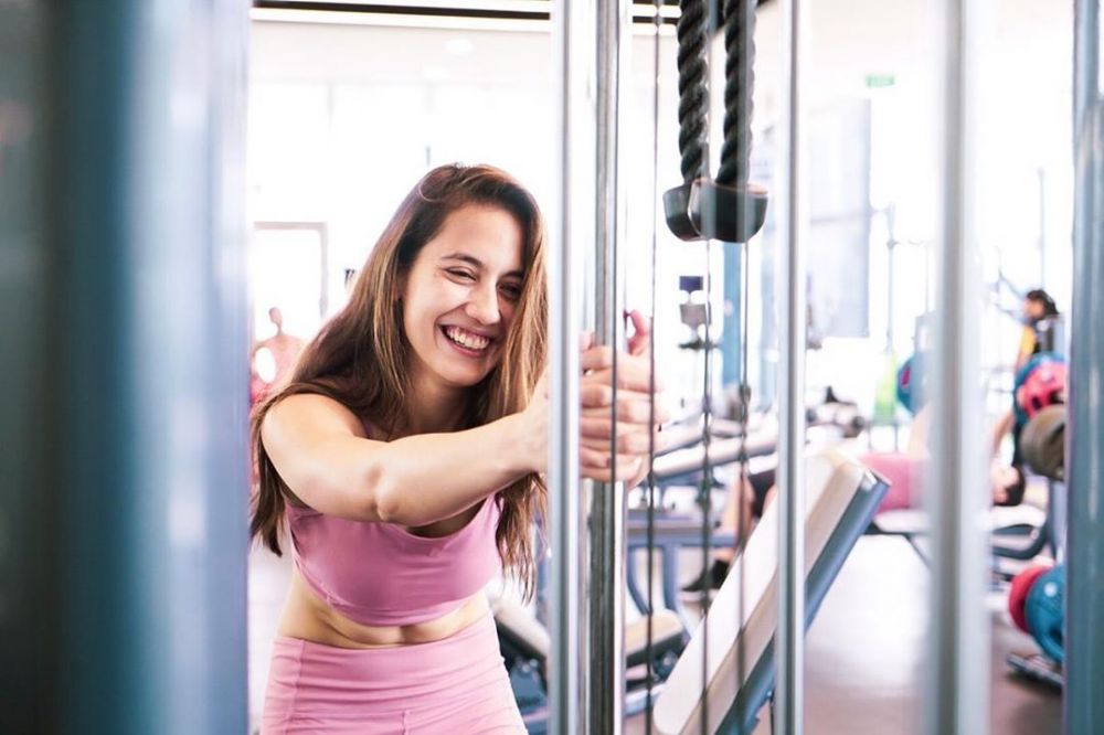 9 Potret Pevita Pearce berbadan atletis, sempat jadi sorotan