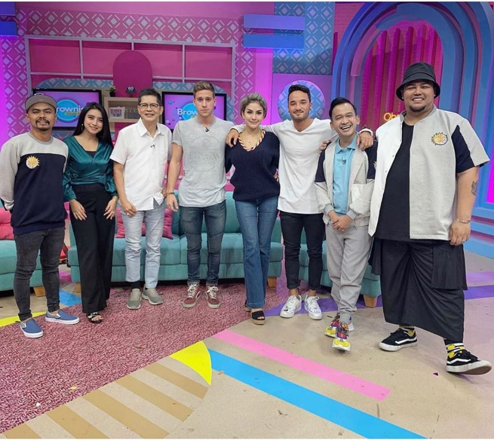 11 Gaya pacaran Nikita Mirzani dan pacar bulenya, mesra abis