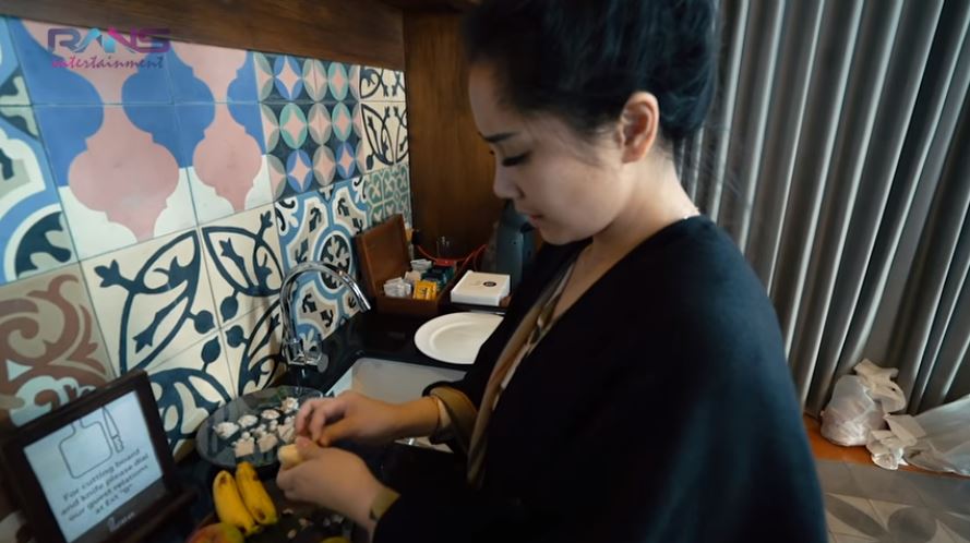 Diminta kupas salak oleh Raffi, ini reaksi tak terduga Nagita