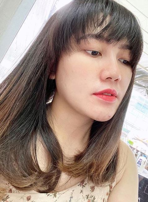 7 Potret Via Vallen dengan gaya rambut berponi, curi perhatian