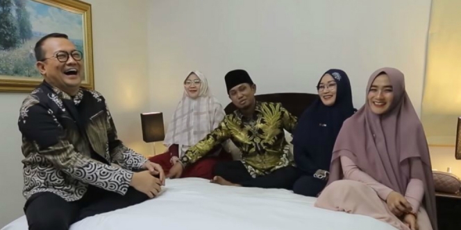 Lora Fadil blak-blakan ungkap posisi tidur bareng 3 istri