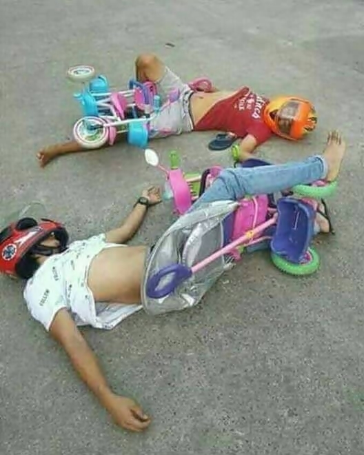 10 Kelakuan kocak cowok ini bukti masa kecilnya tak bahagia