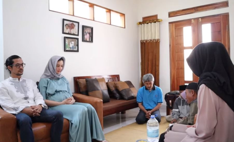 7 Momen tasyakuran kehamilan Kimberly Ryder, penuh kehangatan