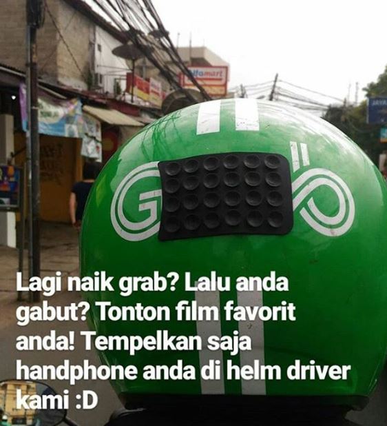 8 Kelakuan orang gunakan gadget ini bikin tepuk jidat