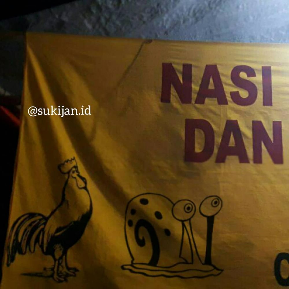 Kesalahan di 10 spanduk kaki lima ini bikin mikir keras