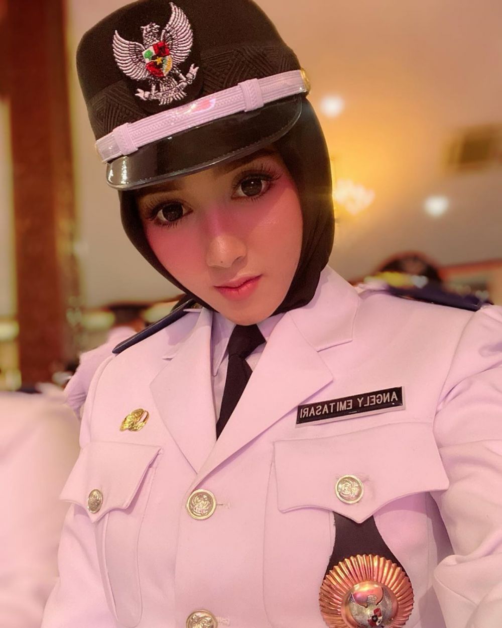 7 Pesona Angely Emitasari, pedangdut yang jadi Kepala Desa